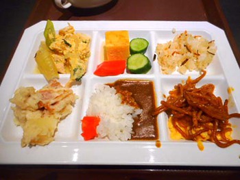 今日のランチは、禁断の『バイキング』 ^^;