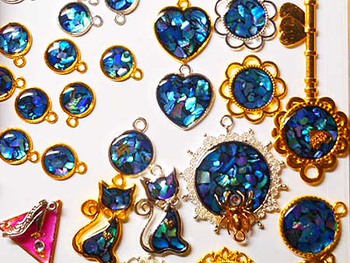 『レジン』でパーツ いっぱい作りました~ ^^