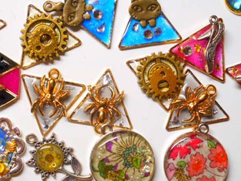 『レジン』でパーツ いっぱい作りました~ ^^
