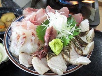 氷見魚市場食堂の『浜丼』 ^^