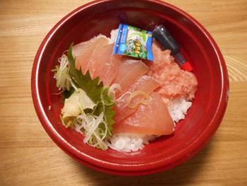 まるい家さんの『ワンコイン丼』 ^^