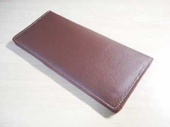新作!!『スリムなレザーの長財布』 ^^