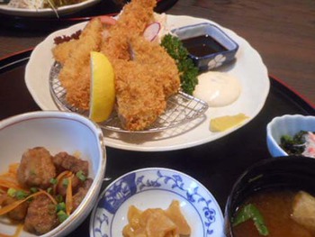 『と魚家』さんで、ランチ ^^