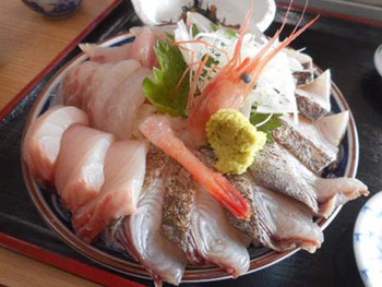氷見市場食堂の『氷見浜丼』 ^^