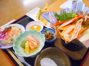 『カニの昼セリ』から『蟹づくし御膳』 ^^