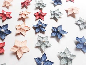 お花のパーツ作り~ ^^