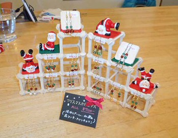 『ミントカフェ』さんへクリスマスカラーのピアス納品