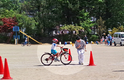 自転車急ブレーキ 5/13 交通安全教室