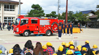10/23 防災広場in花里小(家族参観日) 10/23 防災広場in花里小(家族参観日)