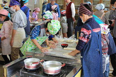11/13 うどん打ち&おやきを作ろう 11/13 うどん打ち&おやきを作ろう