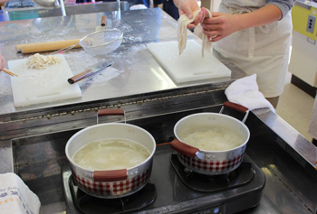 11/13 うどん打ち&おやきを作ろう 11/13 うどん打ち&おやきを作ろう