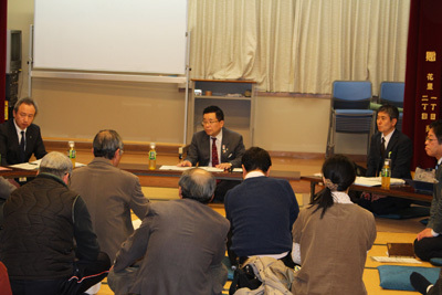 2/9 市民と市長の対話集会 2/9 市民と市長の対話集会