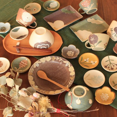 MACARONさんの陶器の作品が入荷しました。 MACARONさんの陶器の作品が入荷しました。