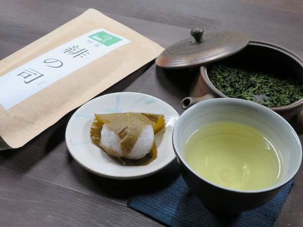 桜葉の香り、茶の香り。そしてアロマテラピーに話し膨らむ⁉︎ 桜葉の香り、茶の香り。そしてアロマテラピーに話し膨らむ⁉︎