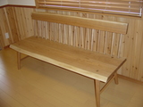 背付きベンチ
