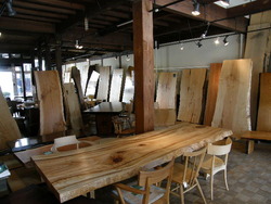 松葉屋家具店 一枚板展2010