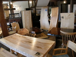 松葉屋家具店 一枚板展2010