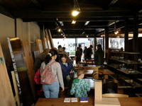 松葉屋家具「一枚板展」