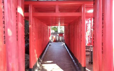 朱塗りの鳥居 朱塗りの鳥居