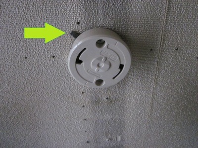 電線の挟み込み 電線の挟み込み