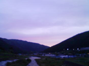 夕焼けに・・・