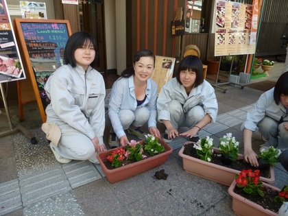 本町二丁目商店街が華やかに 本町二丁目商店街が華やかに