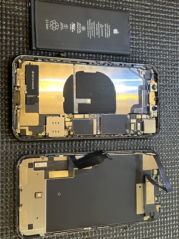 iPhoneの分解は面白い( *´艸`) iPhoneの分解は面白い( *´艸`)