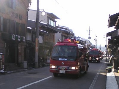 消防車の列
