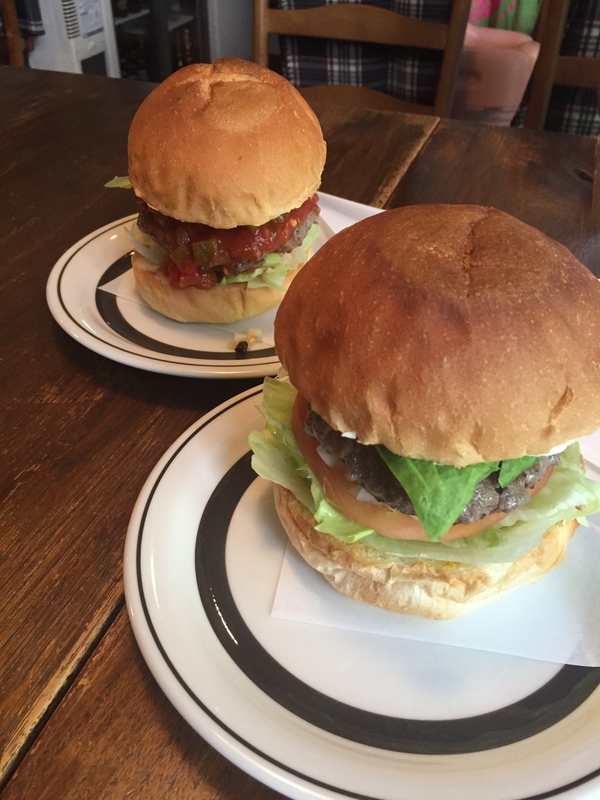 CENTER4 HAMBURGERS さん~♪ CENTER4 HAMBURGERS さん~♪
