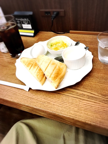 初めてのおひとり様モーニング♪ 初めてのおひとり様モーニング♪