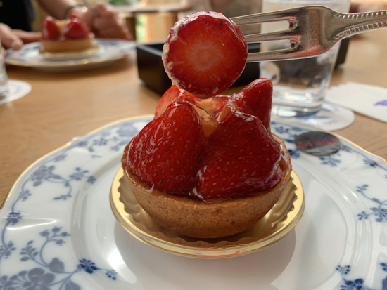 イチゴいっぱい【苺タルト&いちご大福】販売中 イチゴいっぱい【苺タルト&いちご大福】販売中