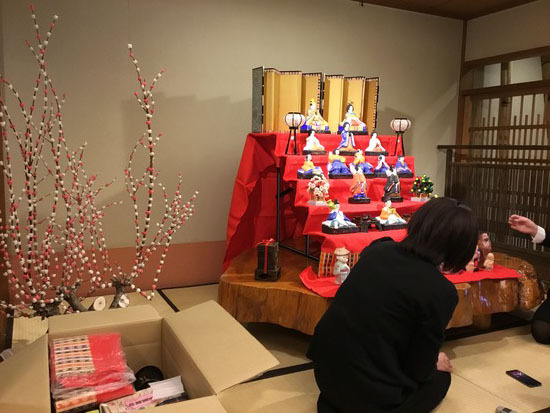 ひな祭りの準備 ひな祭りの準備
