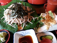 おそばはやはりお蕎麦屋さんで・・・