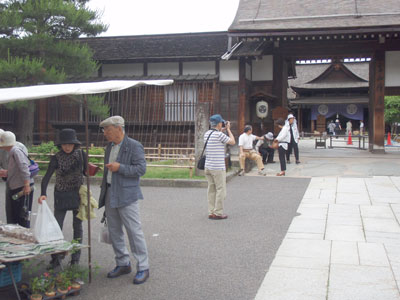 陣屋前朝市
