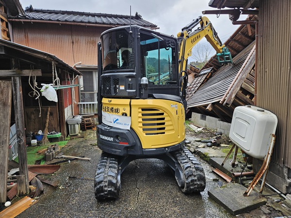 能登半島地震支援活動2月24日お父さんの遺影取出し 能登半島地震支援活動2月24日お父さんの遺影取出し