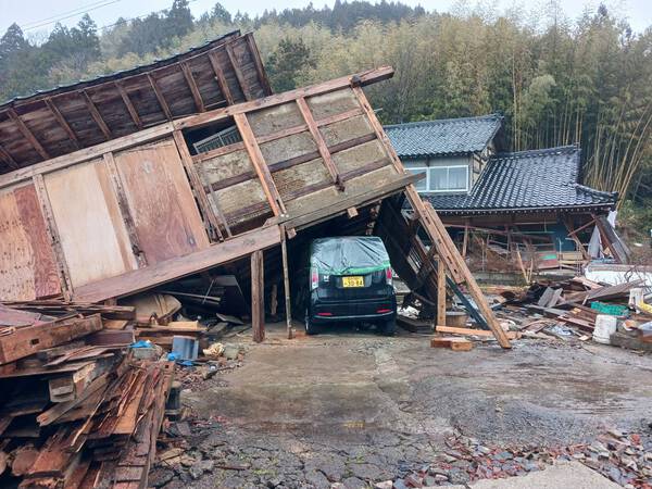 能登半島地震支援活動2月10日難しい状況から車を救出 能登半島地震支援活動2月10日難しい状況から車を救出
