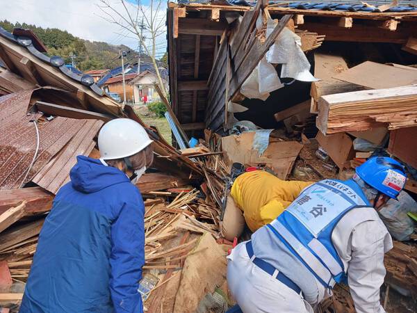 能登半島地震支援活動2月24日念願の位牌,遺影が… 能登半島地震支援活動2月24日念願の位牌,遺影が…