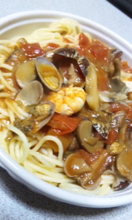 夜食です(・_・;)