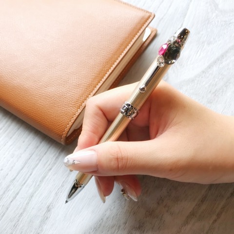 使う度にワクワクする♡スワロフスキーのビジューボールペン