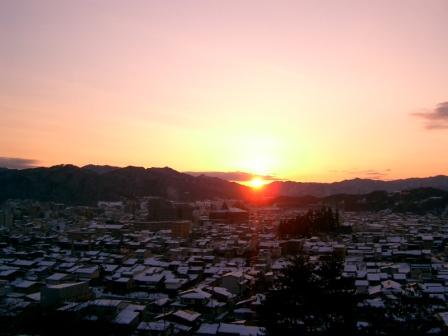 今日の夕陽と高山
