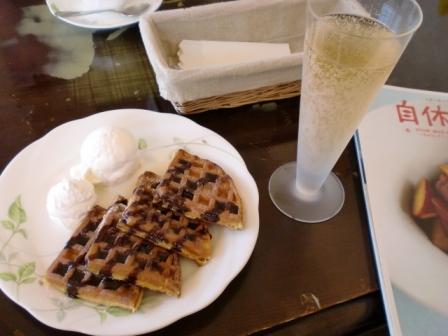 カフェ　ニーフェ