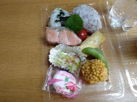青年も手伝ってくれた子ども食堂！ 2022/08/28 20:14:02