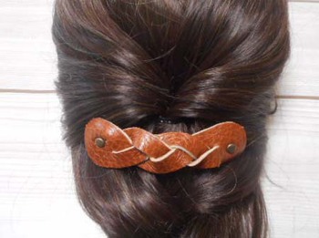レザー『ヘアアクセサリー』minneに出品 ^^