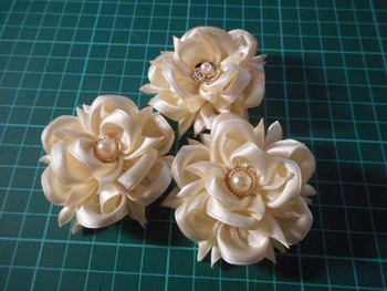 リボンで『お花のモチーフ作り』 ^^