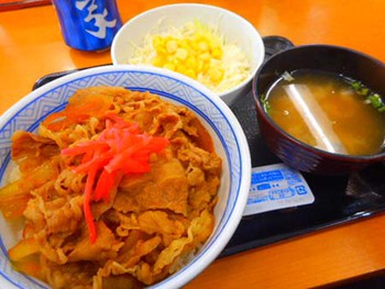 今月は『牛丼(並)1杯無料!!』　^^