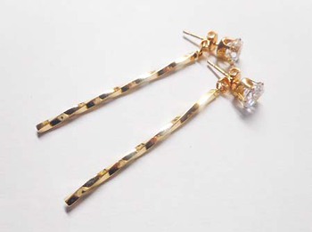 キラキラストーンの『バックピアス』 ^^