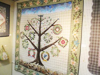 『パッチワーク＆リボン刺繍作品展』に行ってきました ^^