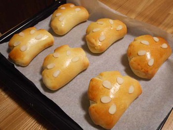 今度は『クリームパン』 ^^