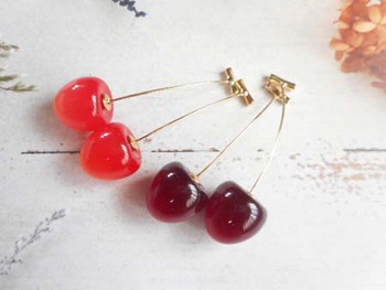 本物そっくり『さくらんぼのピアス』 ^^