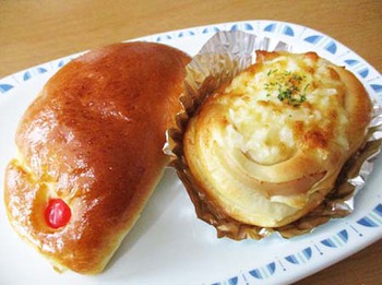 やっぱり『焼き立ての手作りパン』は旨い!! ^^